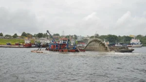 Maintaining Navigable Channels in Venezuela Lakes and Ports